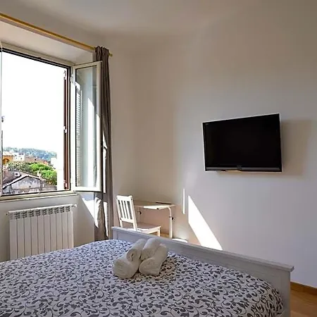 Livia - Trastevere 4*