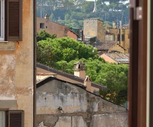 Livia - Trastevere 4*