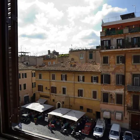 Livia - Trastevere 4*